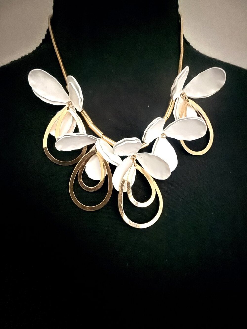 Daisy Necklace